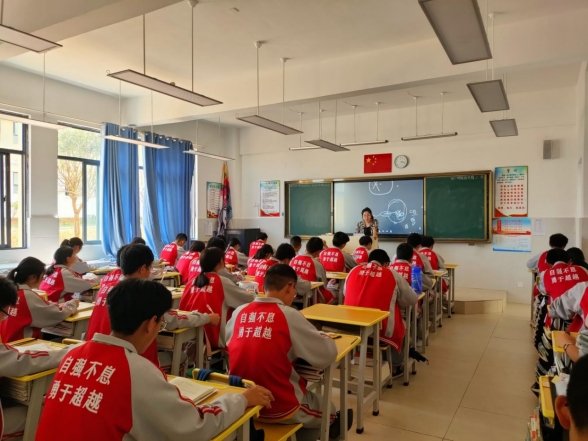 而且还有很大的觉得老师不仅什么都懂